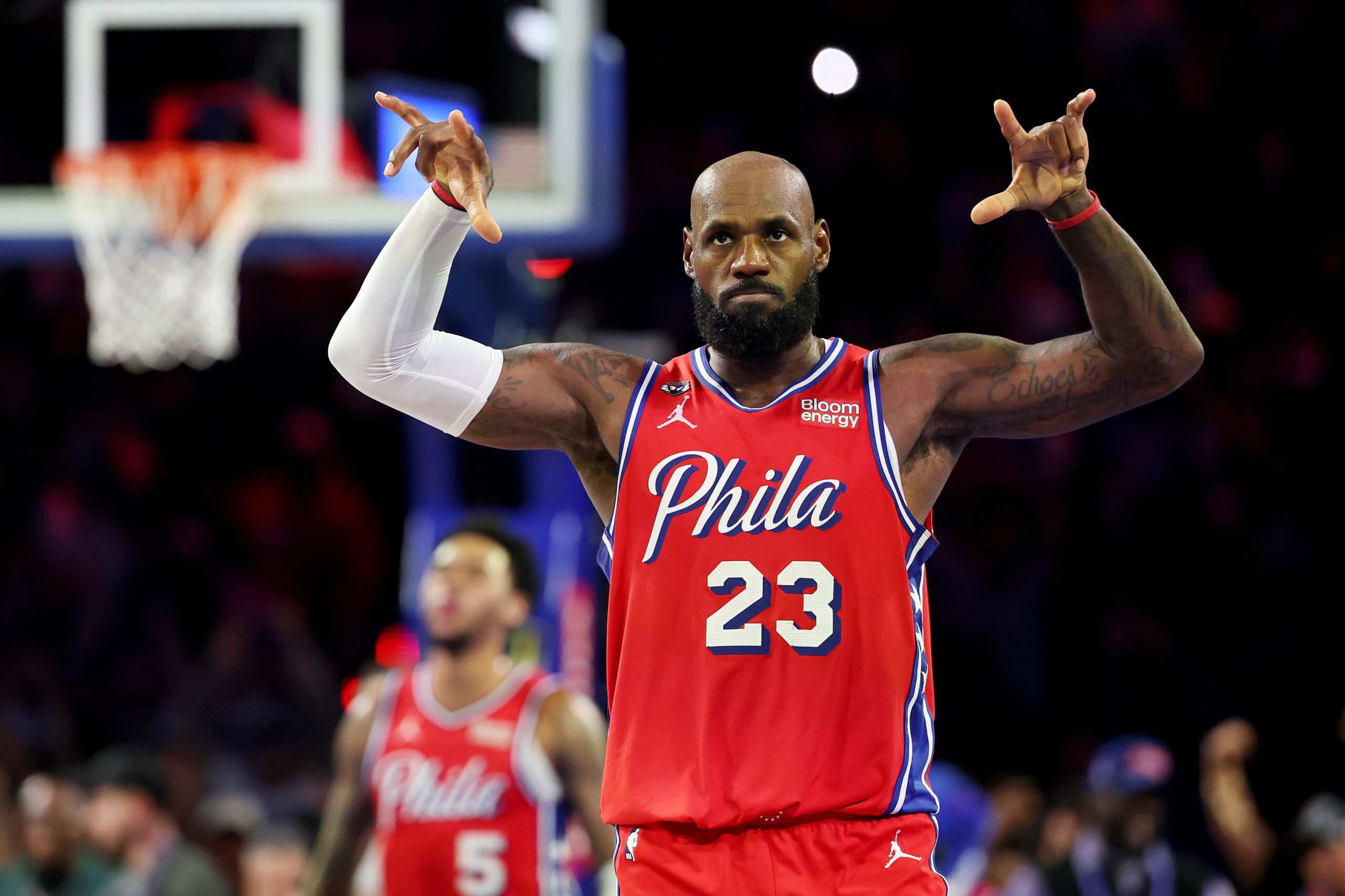Vintage LeBron James delivers in the clutch as Knicks fail to stop him when it counts